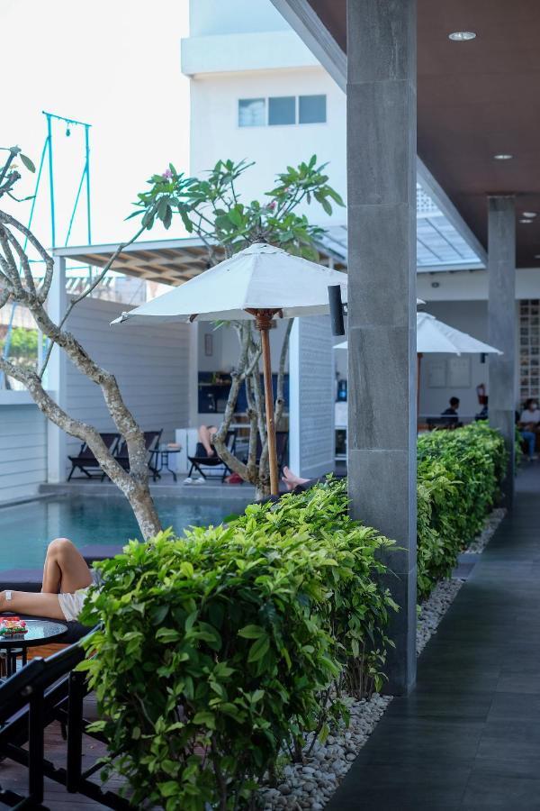 Dip & Doze Living Vandrerhjem Canggu Eksteriør bilde