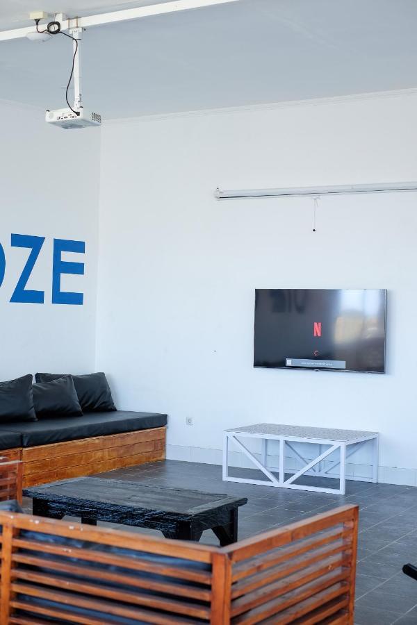 Dip & Doze Living Vandrerhjem Canggu Eksteriør bilde